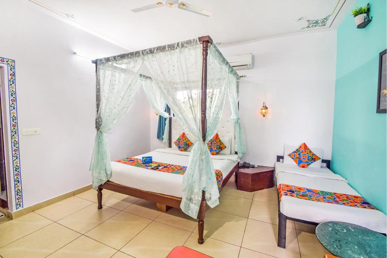 Fabhotel Everest International Udaipur Bagian luar foto