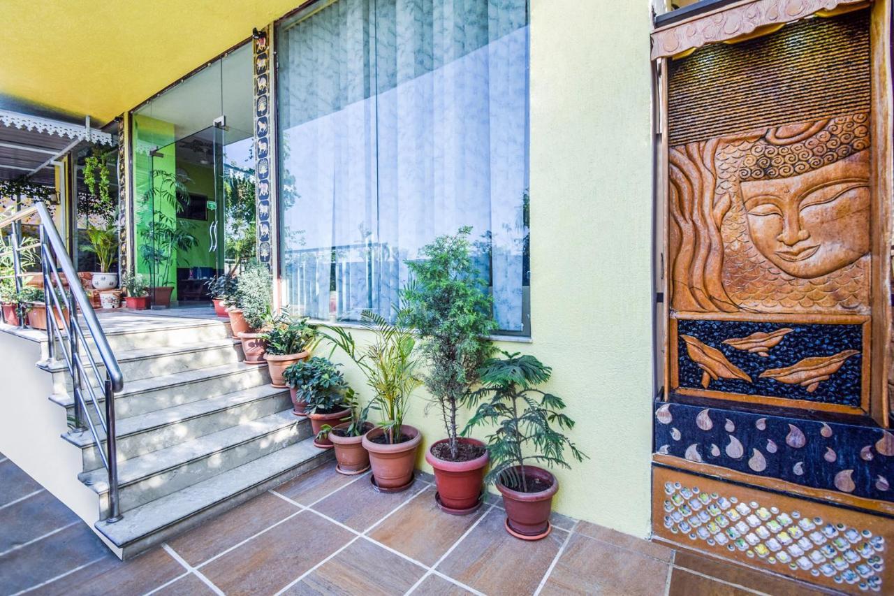 Fabhotel Everest International Udaipur Bagian luar foto